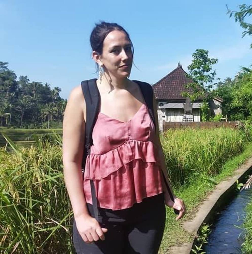 Meet your Posher, Simone